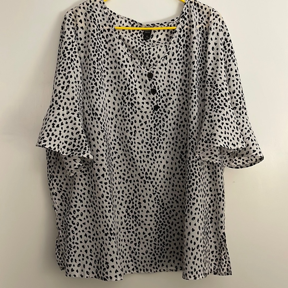 Whit wand black print flowy top